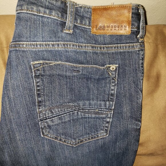 Used Lee Modern Jeans - Picture 2 of 3